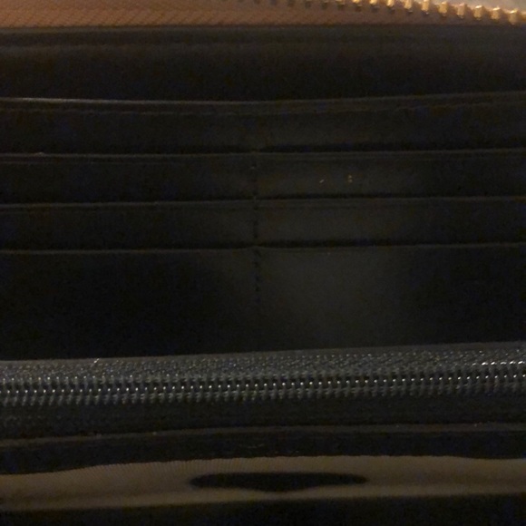 Kate Spade Wallet - Picture 2 of 2